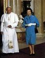 Queen elizabeth pope1.jpg